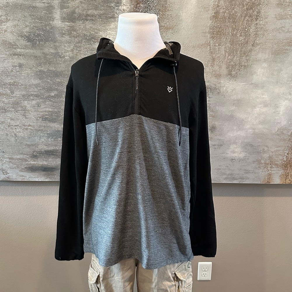 Men’s Veece Quarter-Zip Hoodie